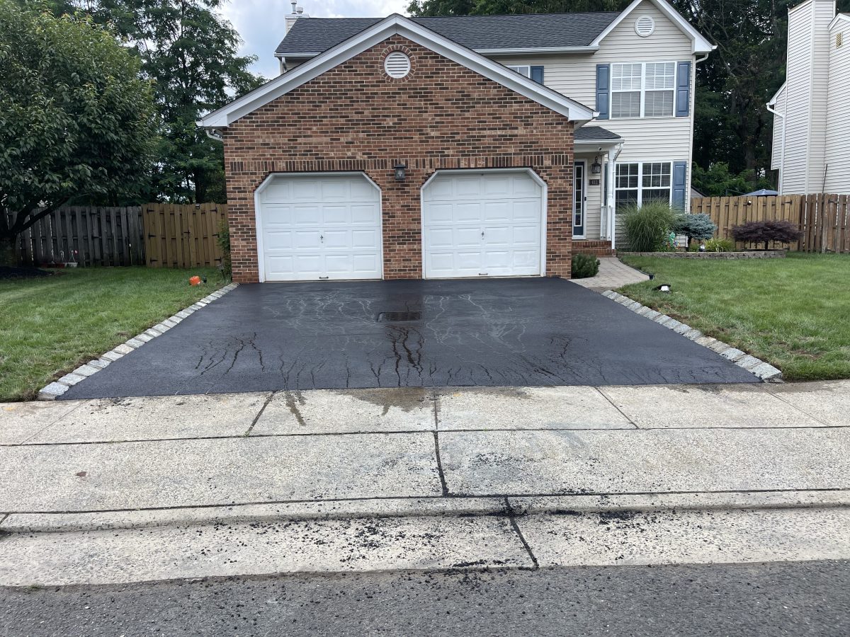 Asphalt Driveway in Mendham