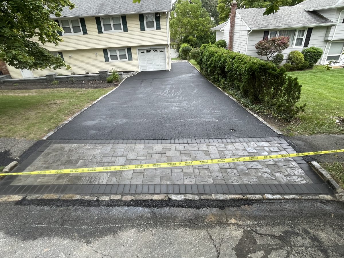 Asphalt Driveway With Paved Apron in Roxbury